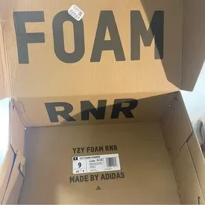 Yeezy Foam RNR MX Sand Size 9 NEW In Box Yeezy Foam RNNR MX Sand Gray for Sale - Authenticity  main image 4